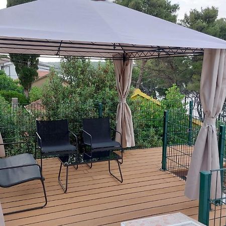 Janus Apartments 耶尔萨 外观 照片