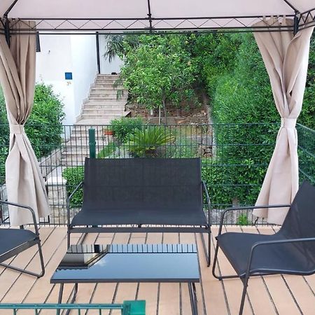 Janus Apartments 耶尔萨 外观 照片