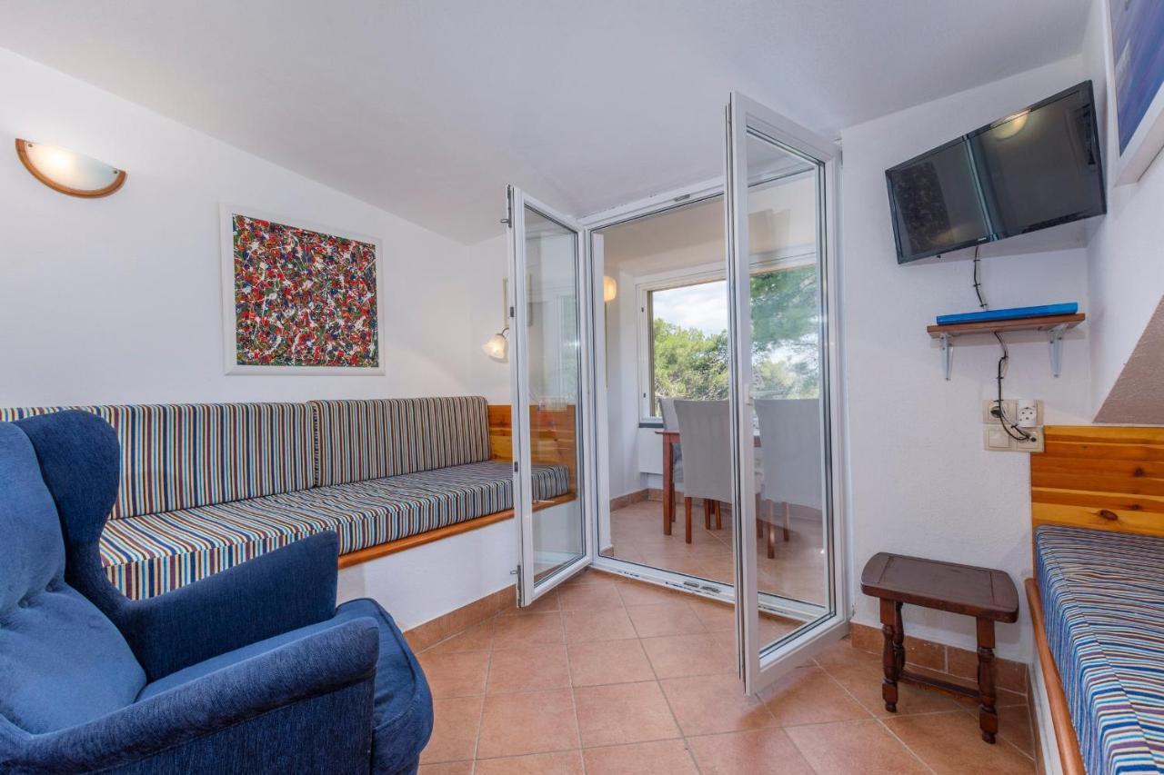 Janus Apartments 耶尔萨 外观 照片