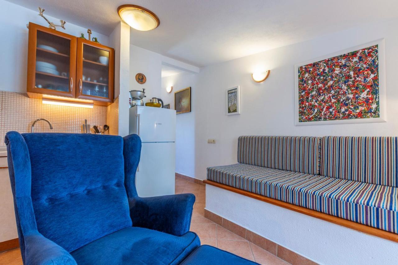 Janus Apartments 耶尔萨 外观 照片