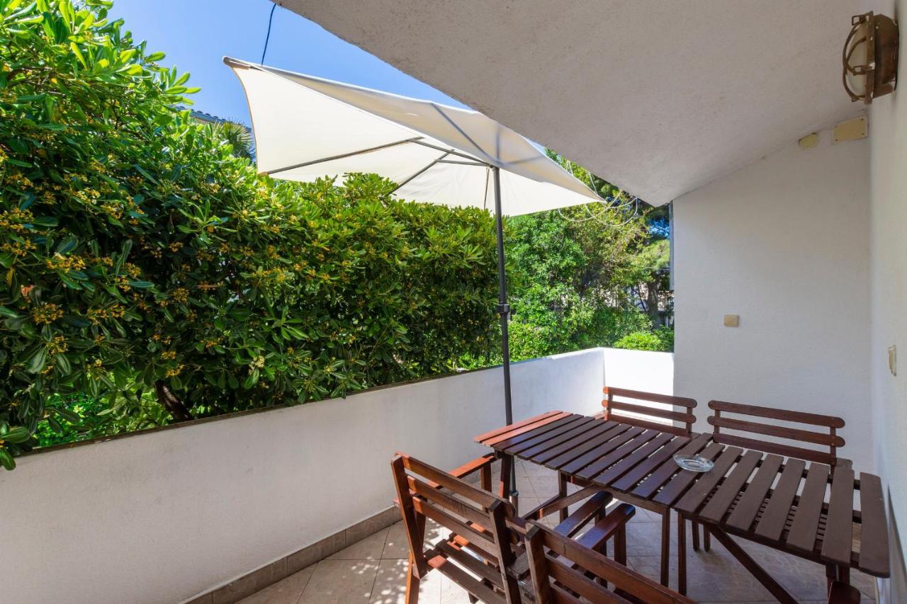 Janus Apartments 耶尔萨 外观 照片