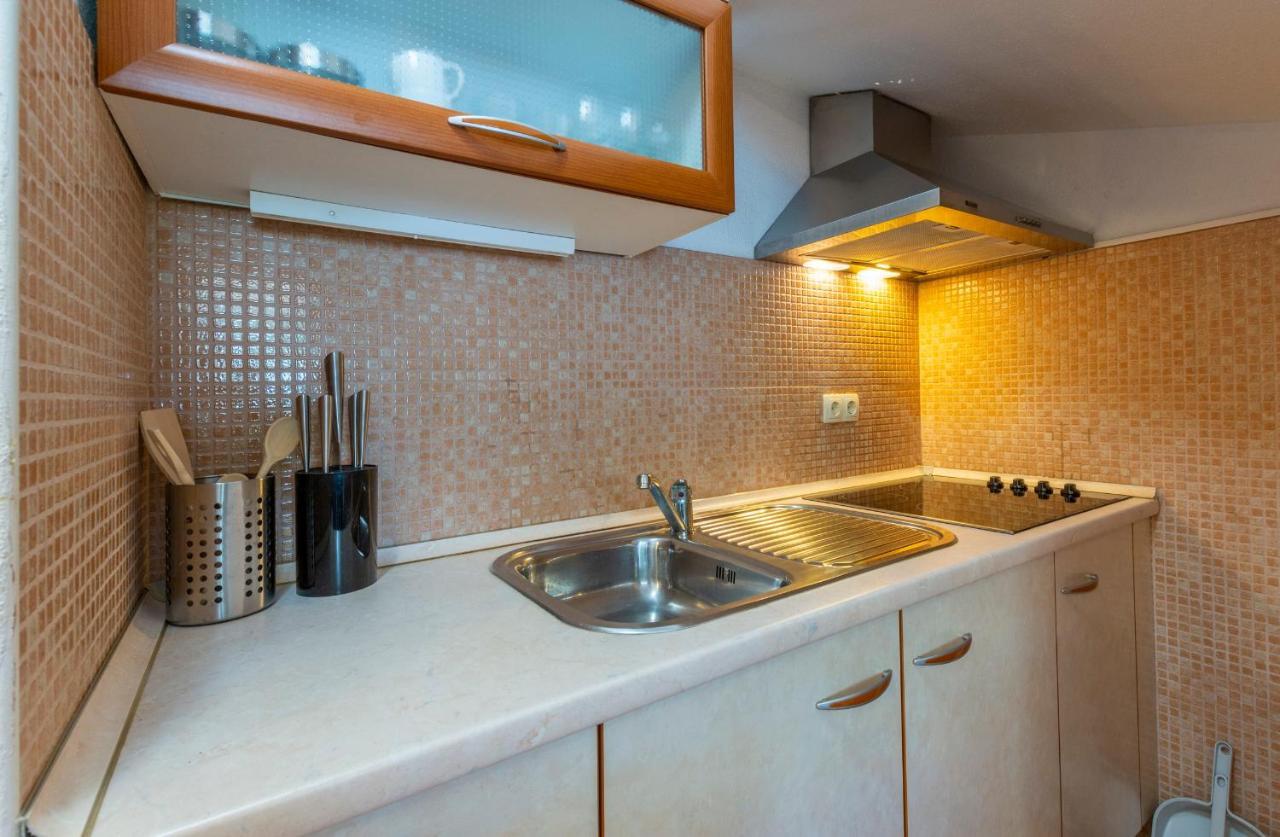 Janus Apartments 耶尔萨 外观 照片