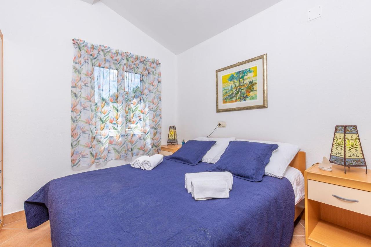 Janus Apartments 耶尔萨 外观 照片
