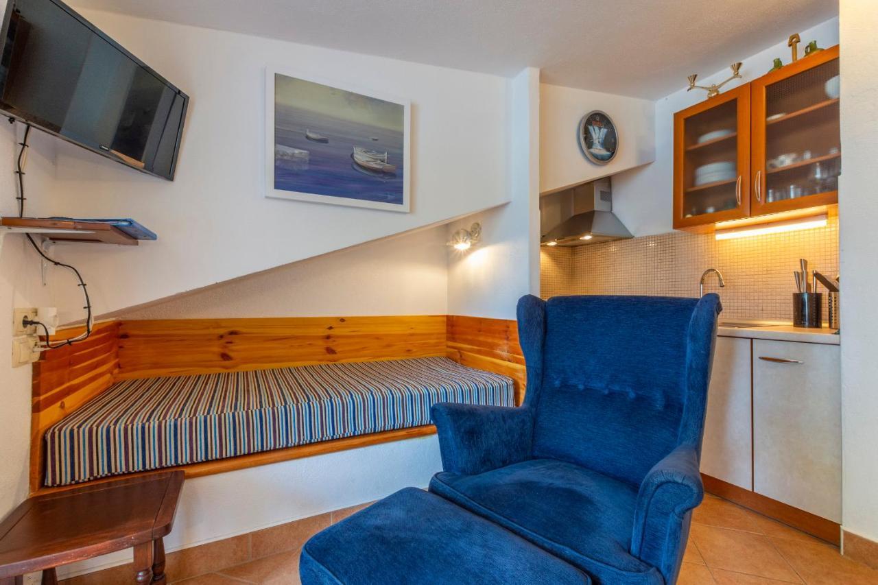Janus Apartments 耶尔萨 外观 照片