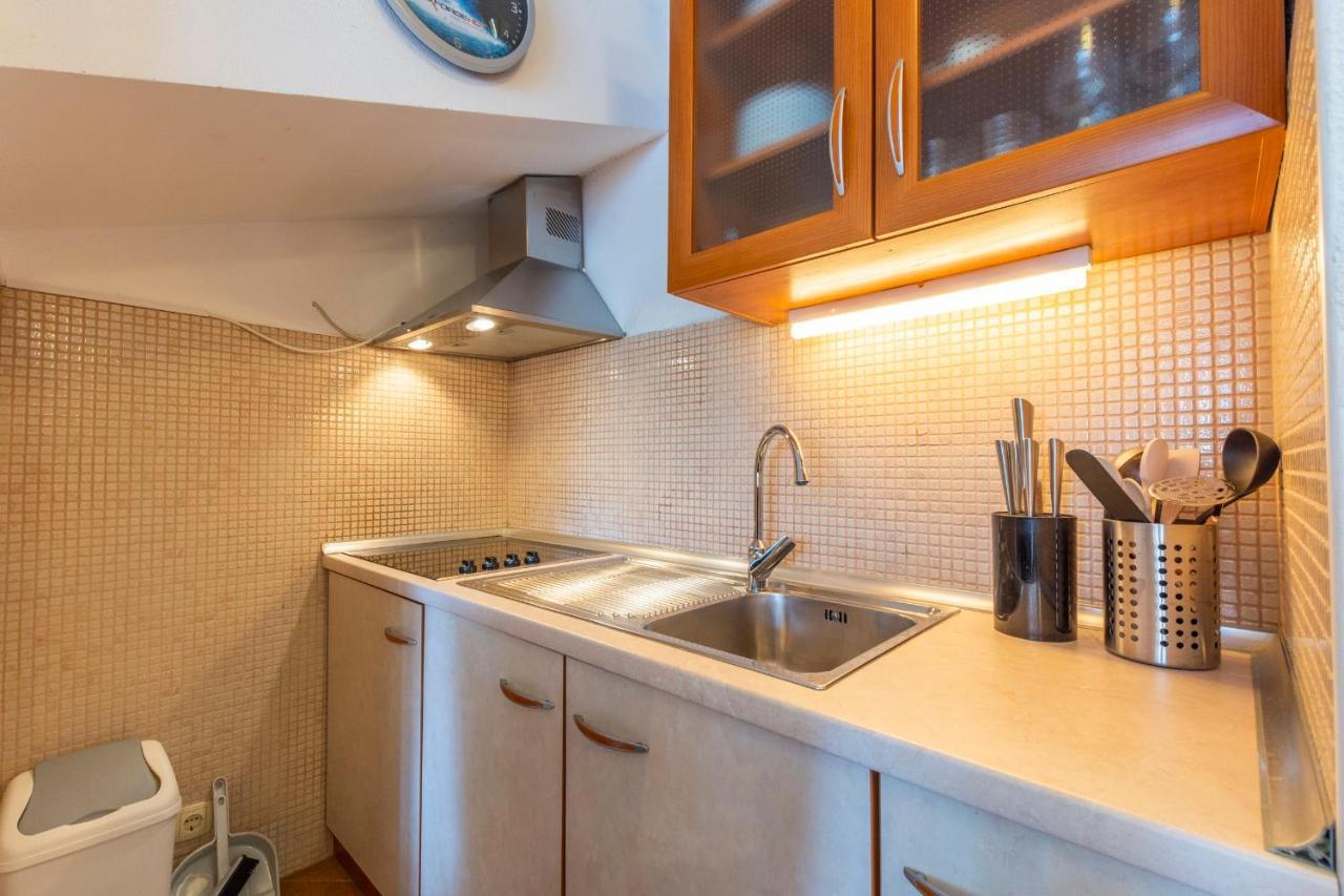 Janus Apartments 耶尔萨 外观 照片