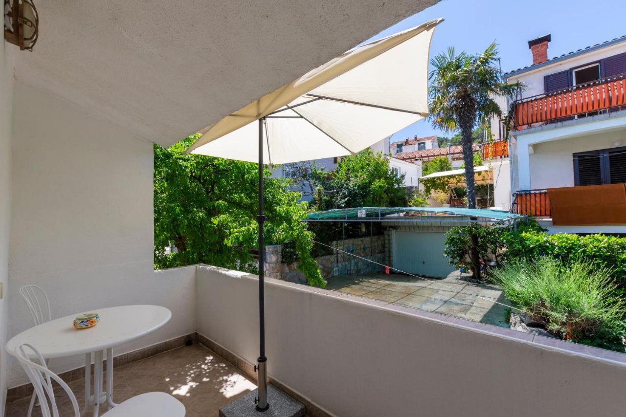Janus Apartments 耶尔萨 外观 照片