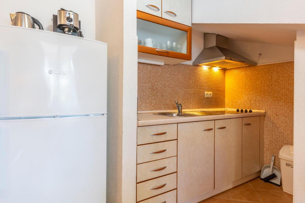 Janus Apartments 耶尔萨 外观 照片