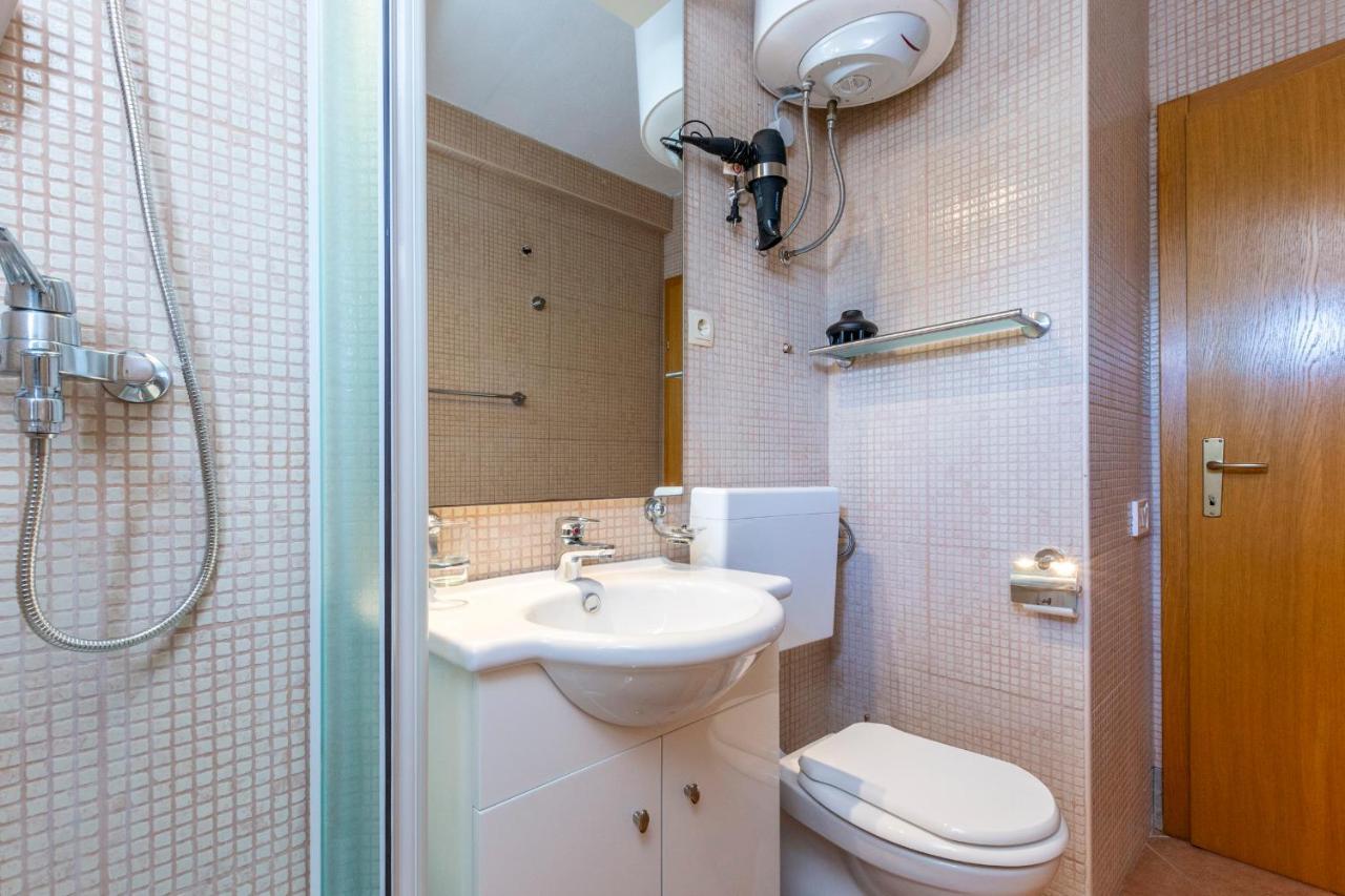Janus Apartments 耶尔萨 外观 照片