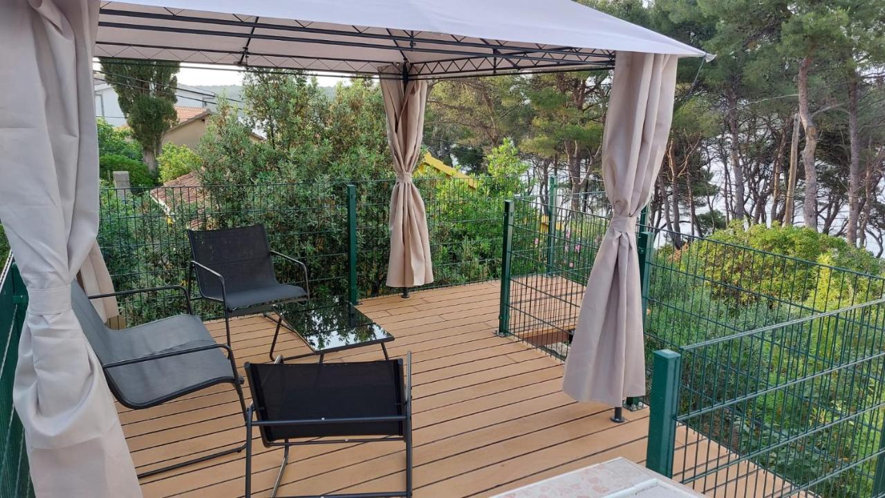 Janus Apartments 耶尔萨 外观 照片